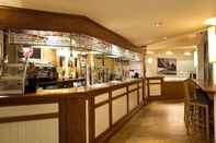 บาร์ คาเฟ่ และเลานจ์ Premier Inn London Gatwick Airport A23