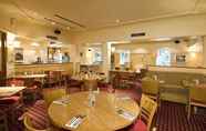 Restaurant 5 Premier Inn London Gatwick Airport A23