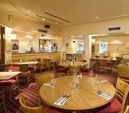 ร้านอาหาร 5 Premier Inn London Gatwick Airport A23