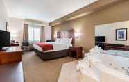 Bedroom 6 Comfort Suites Atlantic City North