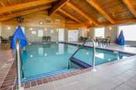 Swimming Pool Comfort Inn & Suites Jackson - West Bend