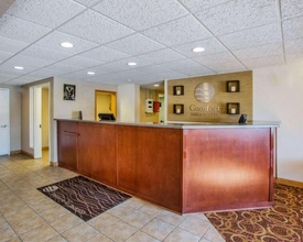 Sảnh chờ 4 Comfort Inn & Suites Jackson - West Bend