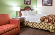 Kamar Tidur 6 Four Points by Sheraton Kalamazoo