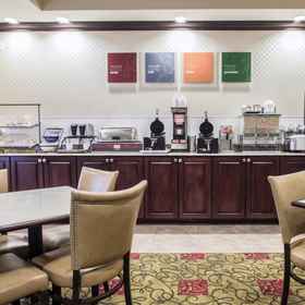 Comfort Inn & Suites Maingate South 1, Hotel Daerah Polk