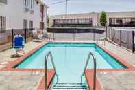 Swimming Pool Motel 6 Tulsa, OK - CENTRAL