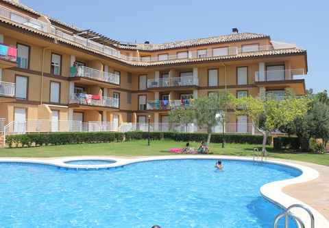 Kolam Renang Apartamentos Bovalar Casa Azahar