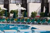 สระว่ายน้ำ Isrotel Riviera Apartments Hotel
