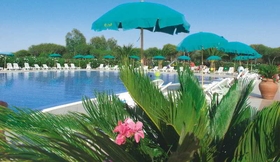 Swimming Pool 3 Club Hotel Le Palme