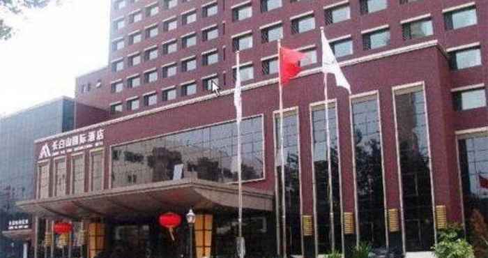 Luar Bangunan Beijing Changbaishan International Hotel