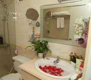 In-room Bathroom 5 A25 Hotel - 19 Bui Thi Xuan