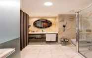 In-room Bathroom 3 Vogue Hotel Supreme Istanbul