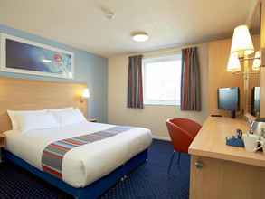 Bedroom 4 Travelodge Plymouth