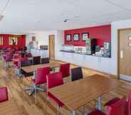 Restoran 2 Travelodge Slough