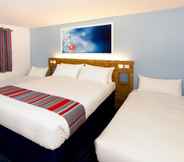 Bilik Tidur 6 Travelodge Slough