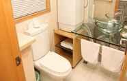 Toilet Kamar 3 International Service Apartments