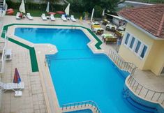 Kolam Renang 6 Verde Port  Hotel