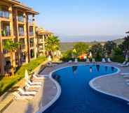 Kolam Renang 2 Wyndham Residences Kusadasi Golf & Spa