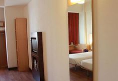 Bedroom 6 ibis Dalian Zhongshan Square