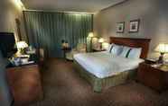 Bedroom 6 Ramada by Wyndham Al Khobar King Abdullah Street