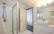 In-room Bathroom 3 Best Western Gregory Terrace Brisbane