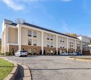 Lobby 2 Wingate by Wyndham Buckhannon