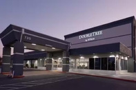 Exterior DoubleTree by Hilton Livermore