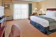 Bedroom DoubleTree by Hilton Livermore