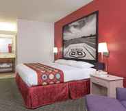 Bedroom 2 Super 8 By Wyndham Albuquerque Airport