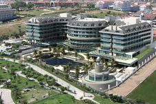 其他 Commodore Elite Suites & Spa Hotel