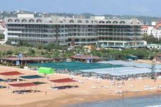 附近景观和景点 Commodore Elite Suites & Spa Hotel