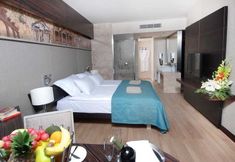 卧室 2 Commodore Elite Suites & Spa Hotel