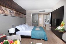 卧室 Commodore Elite Suites & Spa Hotel