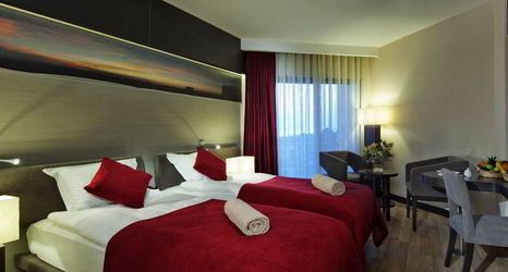 卧室 2 Commodore Elite Suites & Spa Hotel