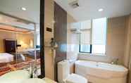 In-room Bathroom 7 Yi Jian Holiday