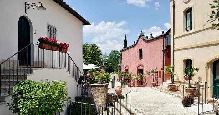 Exterior Borgo Grondaie Siena Apartments