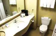 Toilet Kamar 2 Hampton Inn & Suites Hazard