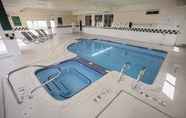 Swimming Pool 4 Shutters Hotel