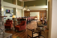 Bar, Cafe and Lounge Hampton Inn & Suites Warren