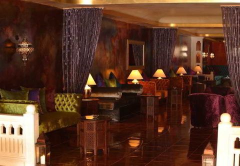 バー、カフェ、およびラウンジ Manici