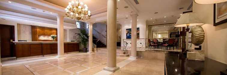 Lobby Curium Palace