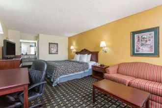 ห้องนอน 4 Days Inn & Suites Warner Robins Near Robins AFB