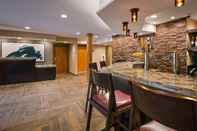 Bar, Cafe and Lounge Best Western Plus Superior Inn