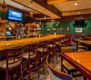 Bar, Kafe, dan Lounge 7 Best Western Plus Ticonderoga Inn & Suites