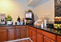 レストラン 4 Quality Inn and Suites