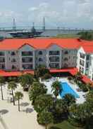 VIEW_ATTRACTIONS Charleston Harbor Resort & Marina