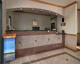 Lobby 4 SureStay Hotel by Best Western Falfurrias