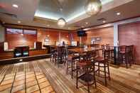 Bar, Kafe, dan Lounge Jasper Inn & Suites