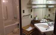 In-room Bathroom 7 New Omi