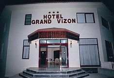外部的 6 Grand Vizon Hotel