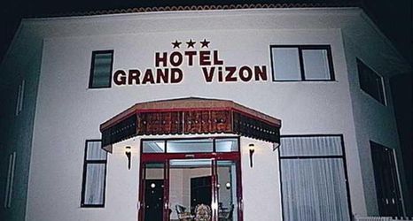 外部的 2 Grand Vizon Hotel